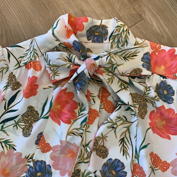 COPY - NWT - Kate Spade Blossom Tie Neck Top - Picture 3 of 8